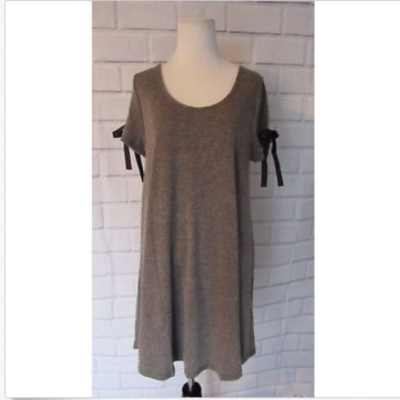 Vanity Room Dresses & Skirts - NWT Vanity Room Dress Sz XL Bow Swing Dress New